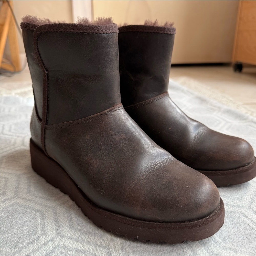 UGG Classic Short Leather Boots Brown Sheepskin Lined Women’s 6 EU 37 - Picture 3 of 12